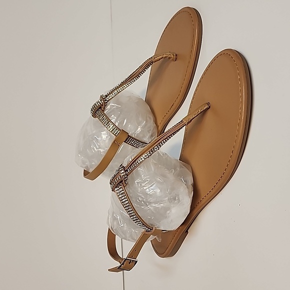 Madden girl Tan Embellished Knott T- strap sandals Size 8.5 NWOT - Picture 3 of 10